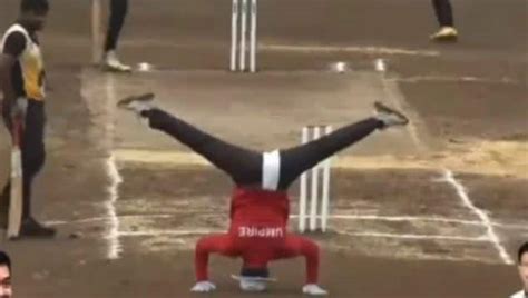 Umpire signals wide in never-seen fashion, video goes viral | தலைகீழாக ...