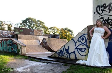 Brum Skateboarding Bride 的图像结果