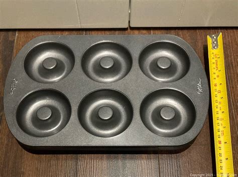 Wilton 6-Cavity Donut Baking Pans, 4 | Maxsold