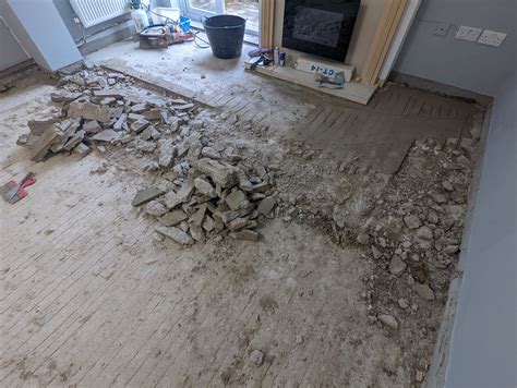 Glueing engineered wood to concrete floor | DIYnot Forums