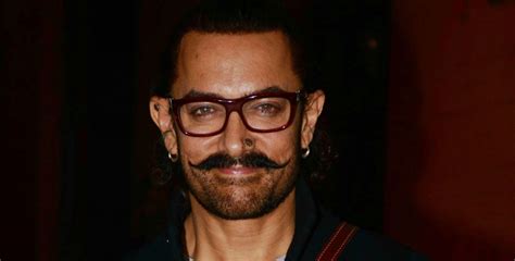 Aamir Khan Just Wore Every Desi Guys Favourite Footwear