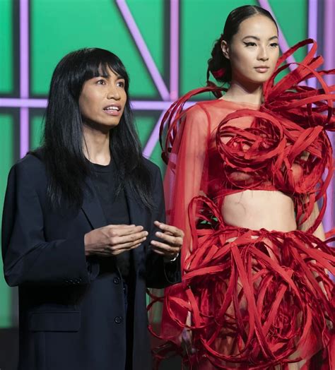 Pinoy Pride! Veejay Floresca Wins "Project Runway" Season 21