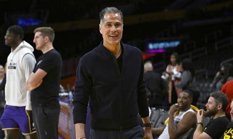 Rob Lowe and Lakers GM Rob Pelinka were at Game 1 vs.…