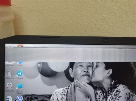 Why am I having horizontal lines on my laptop screen and I can't use ...