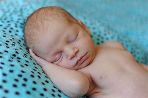 the new born babies photos: new born baby sleeping