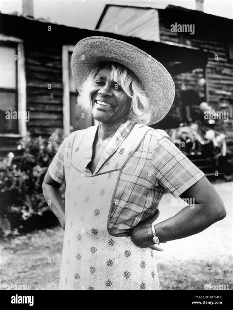 MAMA FLORA'S FAMILY, Cicely Tyson, 1998, © CBS/courtesy Everett ...