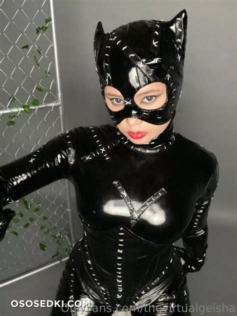 Model Virtual Geisha (@virtualgeisha) in cosplay Catwoman from DC ...