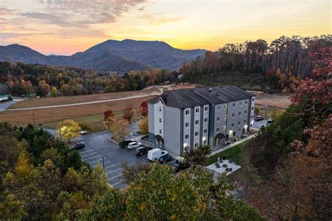 Microtel Inn & Suites by Wyndham Sylva Dillsboro Area | Sylva, NC Hotels