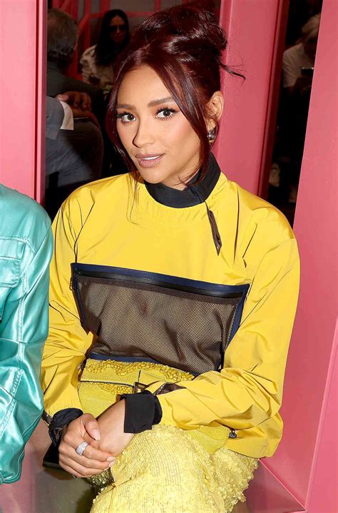Shay Mitchell Debuts Hair and Eyebrow Transformation at Fendi Show