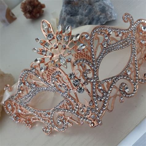 Full Rhinestone Mask Tutorial 的图像结果