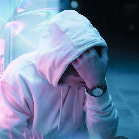 Download wallpaper 3415x3415 man, hand, hood, sad ipad pro 12.9" retina ...
