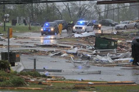 Photos: Killer tornadoes rip through US, kill 29 - Rediff.com News