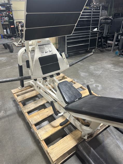 Cybex V Squat Press (Plate loaded Leg Press) – Midwest Used Fitness ...