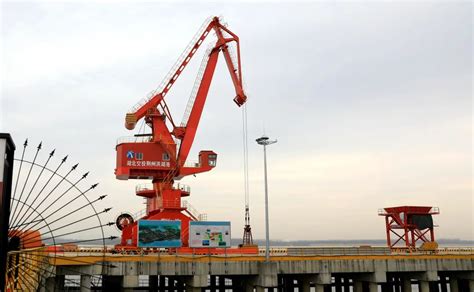 荆州港洪湖新堤综合码头开港试运行 已建成2个泊位-新闻中心-荆州新闻网
