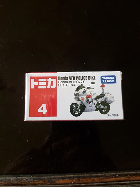Takaratomy Tomica No. 2 Subaru WRX S4 Masked Patrol-Luca (Box) Multi ...