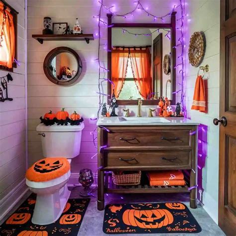 20 Spooky, Stylish And Simple Halloween Bathroom Decor Ideas » Decor Ranch