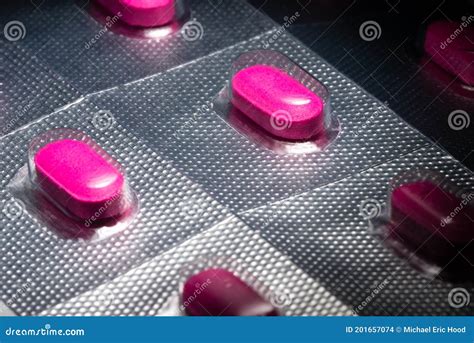 Pink Antihistamine Allergy Tablets in Blister Pack Stock Photo - Image of sneezing, pills: 201657074