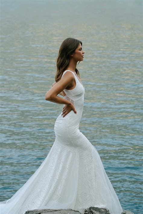 Lace Wedding Dresses With Low Back