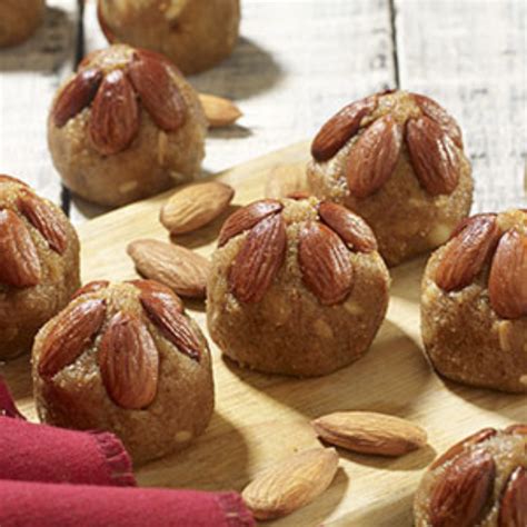 Pinni Laddu | Bikanervala Catalogue