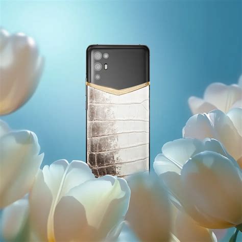 Best High-End Mobile Phone of 2025: iPhone vs. Android