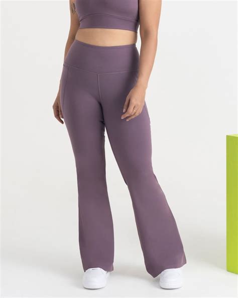 Shop Zen Flare Pants | Comfortable Activewear | Hunnit