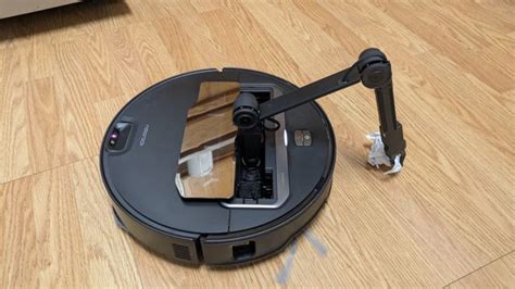 PCMag Middle East roborock-saros-z70