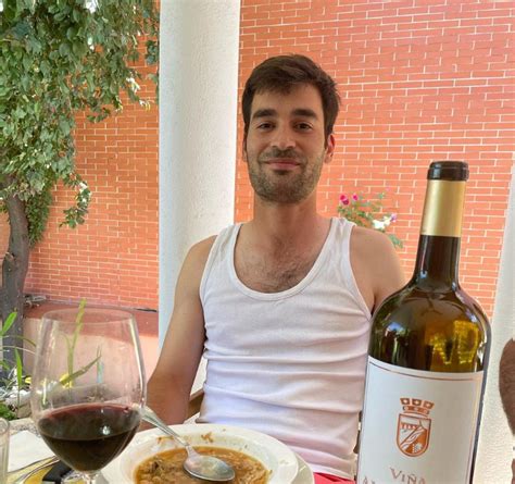 Manu Trigueros lo vuelve a hacer: el posado veraniego que triunfa en ...