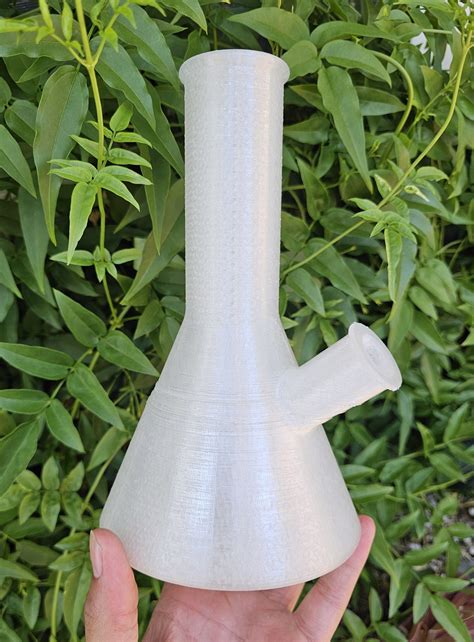 🚰 Mini Beaker Bong・Free 3D File for 3D printing・Cults