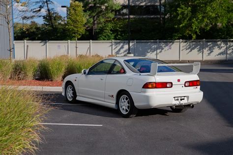 This JDM 1996 Honda Integra Type R Shows Less Than 25,000 Kilometers - autoevolution