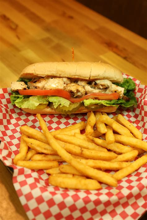 Max's Thunder Road Grill – Breakfast | Lunch | Dinner