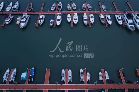 海南海口：近200艘船艇亮相 参加第二届消博会游艇展-人民图片网