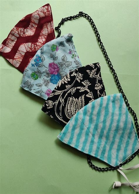 Get Set of 4 Printed Masks With Chain- Floral & Lines at ₹ 600 | LBB Shop