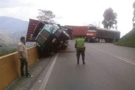 Paso restringido en La Línea por accidentes sobre la vía | EL ESPECTADOR