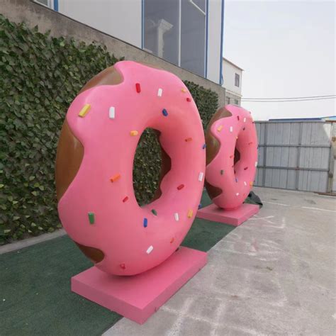 武汉雕塑厂仿真甜甜圈玻璃钢雕塑-武汉金兔子雕塑有限公司