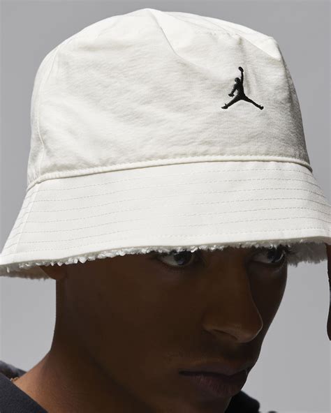 Jordan Apex Winter Bucket Hat. Nike SG
