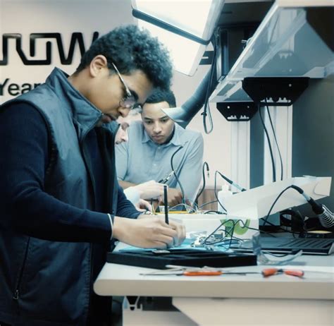 Arrow Electronics Launches Engineering Solutions Center to Support Tech Innovation Across India ...