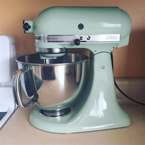 Mint Green KitchenAid Mixer - A Stylish Addition to Your Kitchen