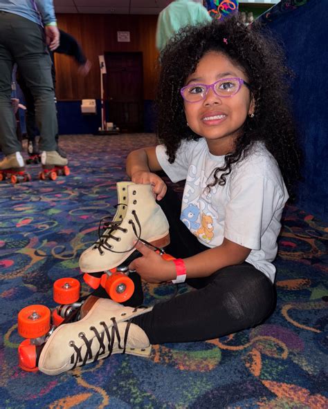 El Centro Skate Rink | Tuesdays, 11 am - 1 pm: GrooveSk8 Social Skate ...