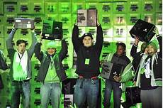 microsoft in meno di 24 ore vendute pi 249 di un milione di microsoft in meno di 24 ore vendute pi 249 di un milione di