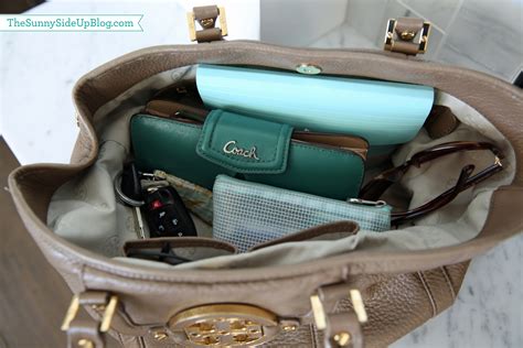 My organized purse and must have items inside! - The Sunny Side Up Blog