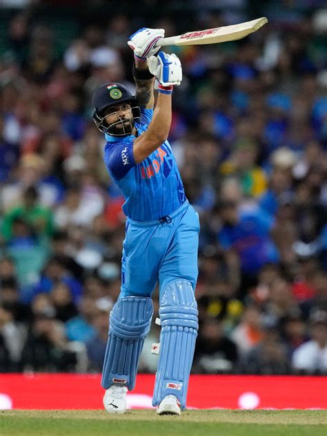 T20 WC: Kohli closes in on Mahela record