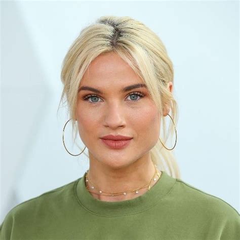 Asymmetrical Celebrities