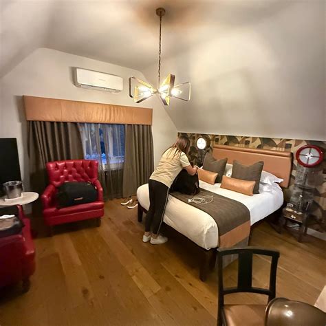 THE HAND AND FLOWERS (Marlow, England) - B&B Reviews & Photos - Tripadvisor