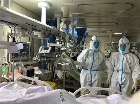 全力以赴！解放军医疗队进驻重症监护室 - 中国军网