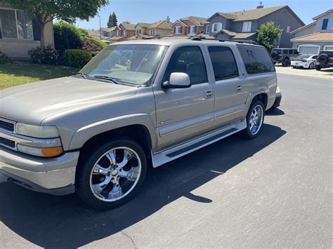 2000 Chevrolet Suburban for Sale in Lathrop, CA - OfferUp