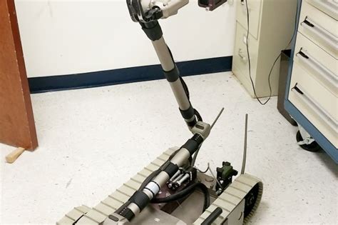 Army technology team helps field robot | Article | The United States Army