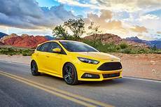 2018 Ford St Specs by 2018 Ford Focus St Review Trims Specs And Price Carbuzz 2018 Ford St Specs