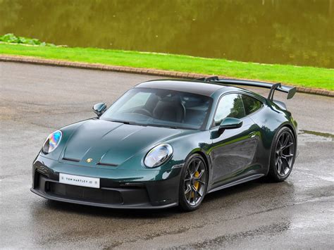 Forest Green - Porsche 911 GT3 (992) - carpaints.co