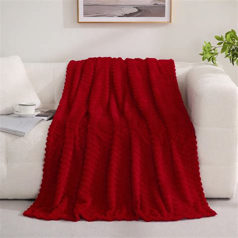 Amazon.com: Red Throw Blanket 50"×70" inches Gifts for Mom Fuzzy 3D ...