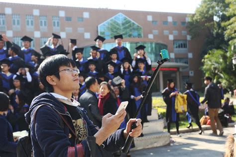 【图集】公开学院外语系冬季毕业照-广东外语外贸大学高等继续教育学院 公开学院_广外公开学院_广外自考_广外培训_广外继续教育